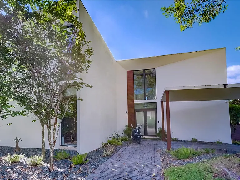 8660 Arboretum Ln — Photo 53