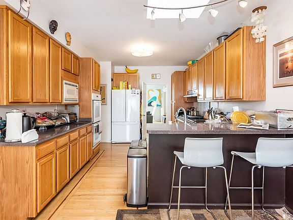 4th image of 538-540 42nd Ave
