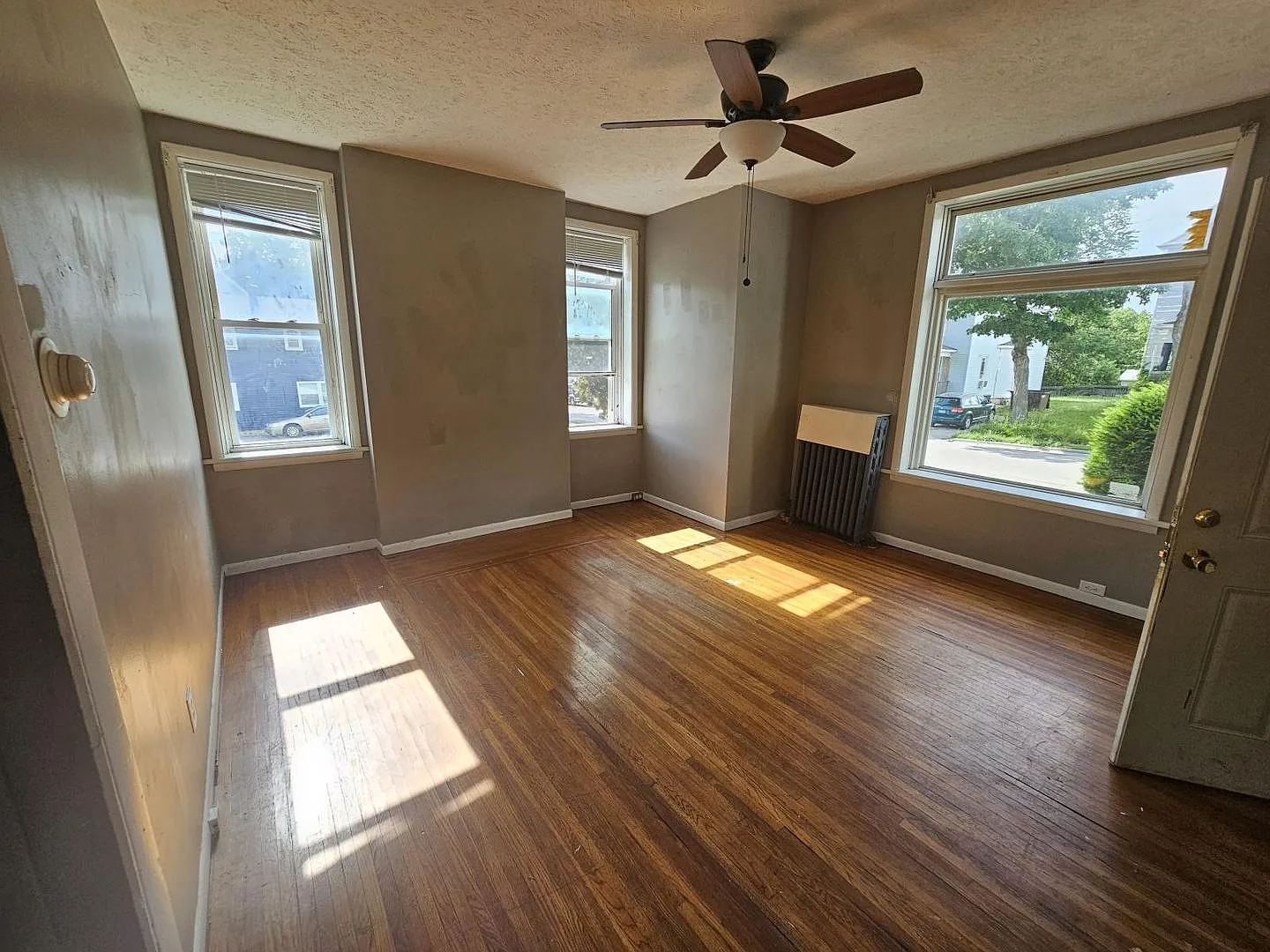 602 W. Monroe St — Photo 4