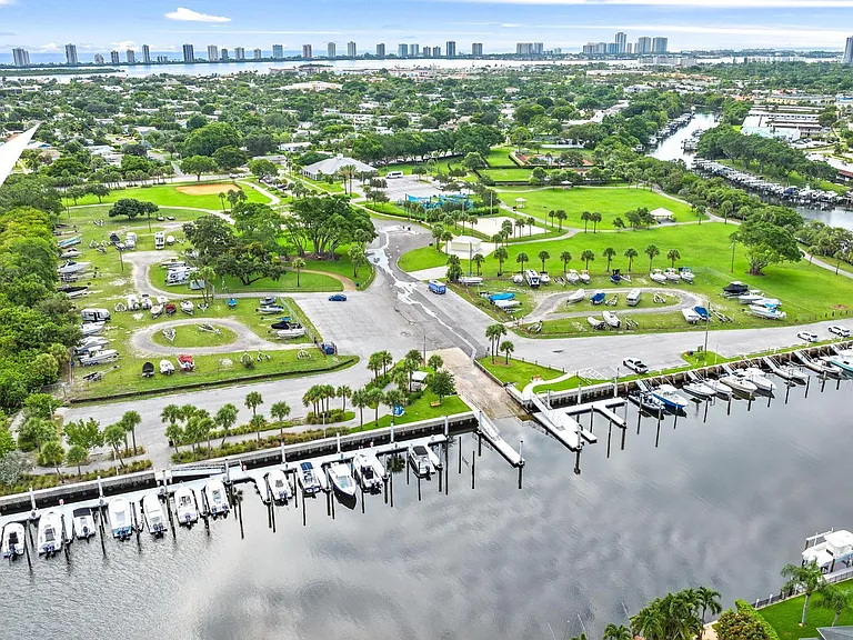 517 Gulf Rd — Photo 43