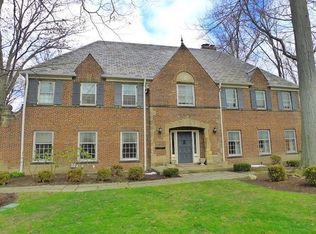 19201 Shaker Blvd, Shaker Heights, OH 44122