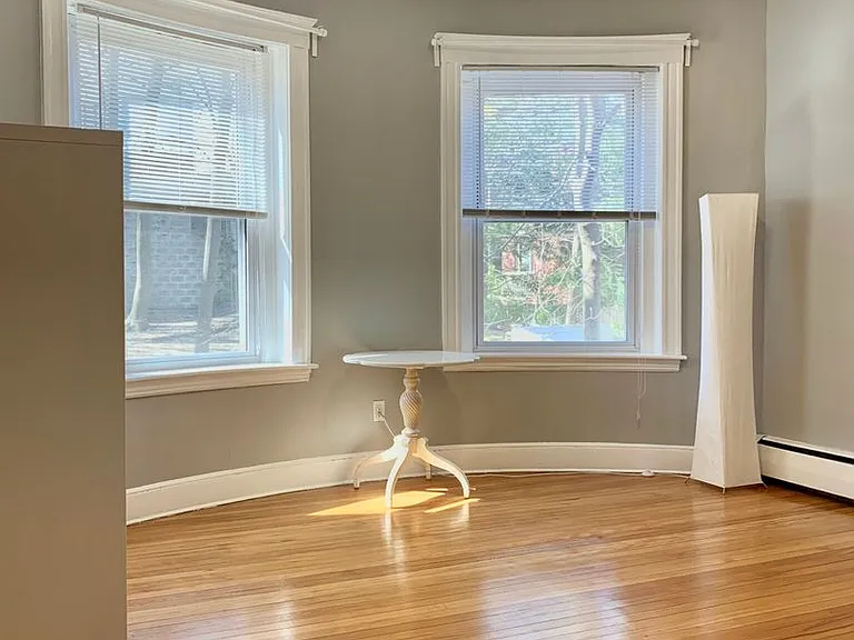 168 Winthrop Rd — Photo 3