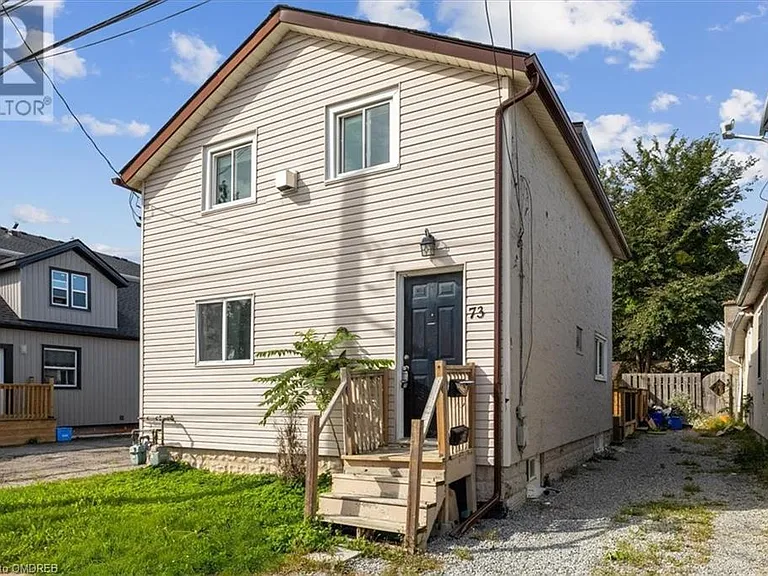 73 Vine St S #2 — Photo 2