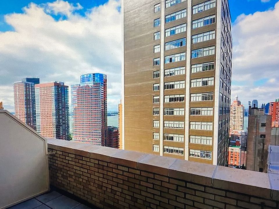 1st image of 88 Greenwich St APT 1905
