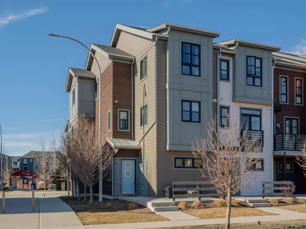 960 NE Walden Dr SE, Calgary, AB T2X 4C4