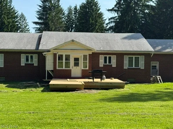 2875 Eldersville Rd, Follansbee, WV 26037