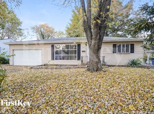 649 Village Square Dr, Hazelwood, MO 63042