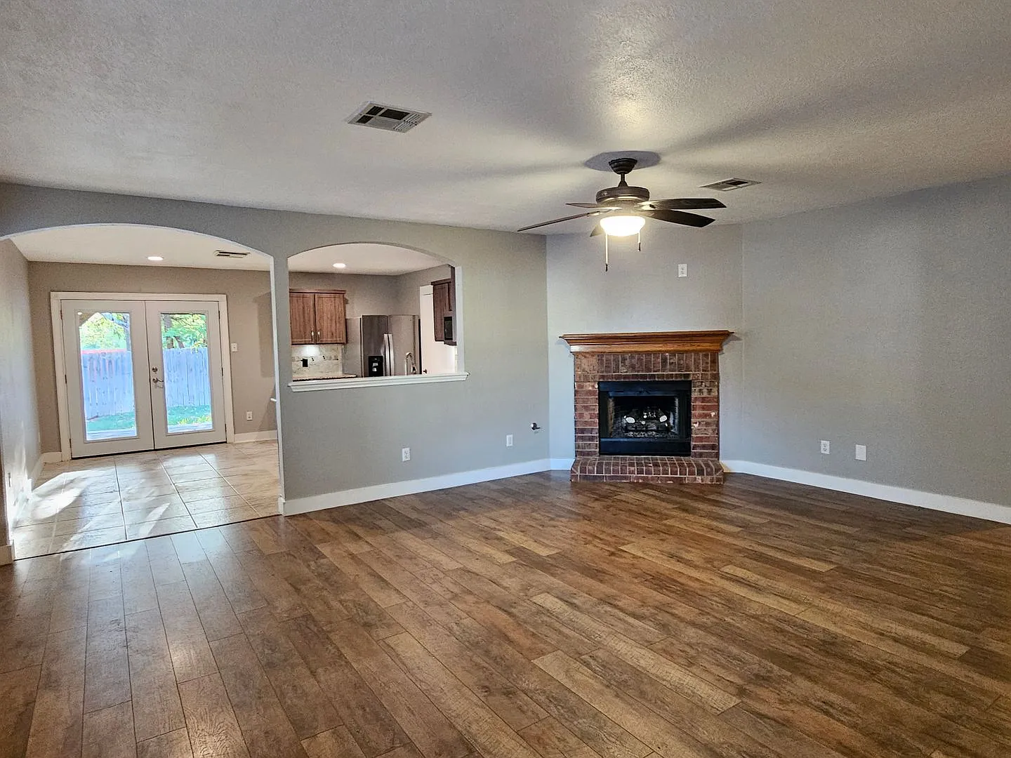 Great Round Rock Location - 3 Bed / 2 Bath — Photo 4