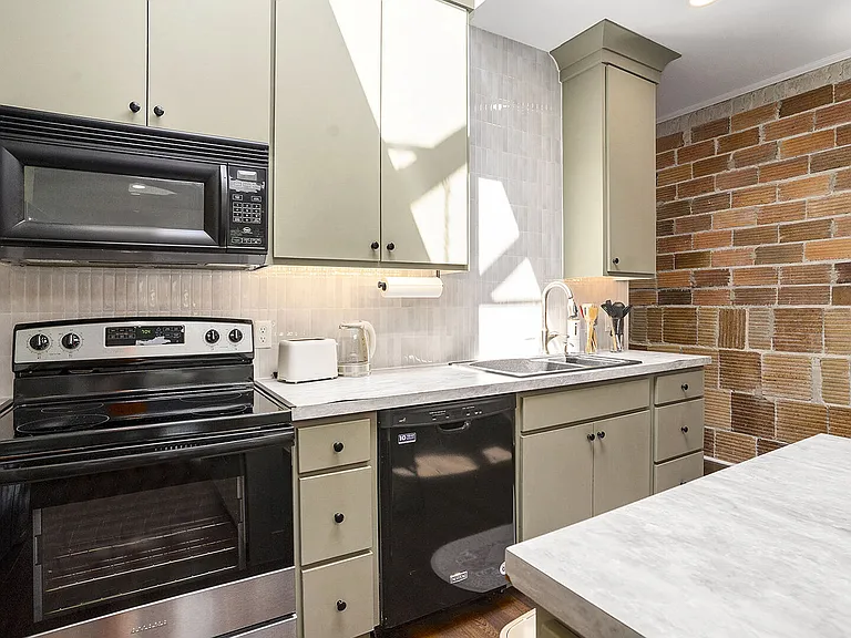 110 Washington Ave #110 — Photo 9