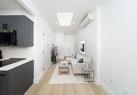 5th image of 169 Montrose Ave #3LL