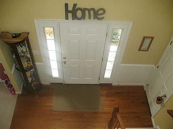 2nd image of 106 Winslow Ct