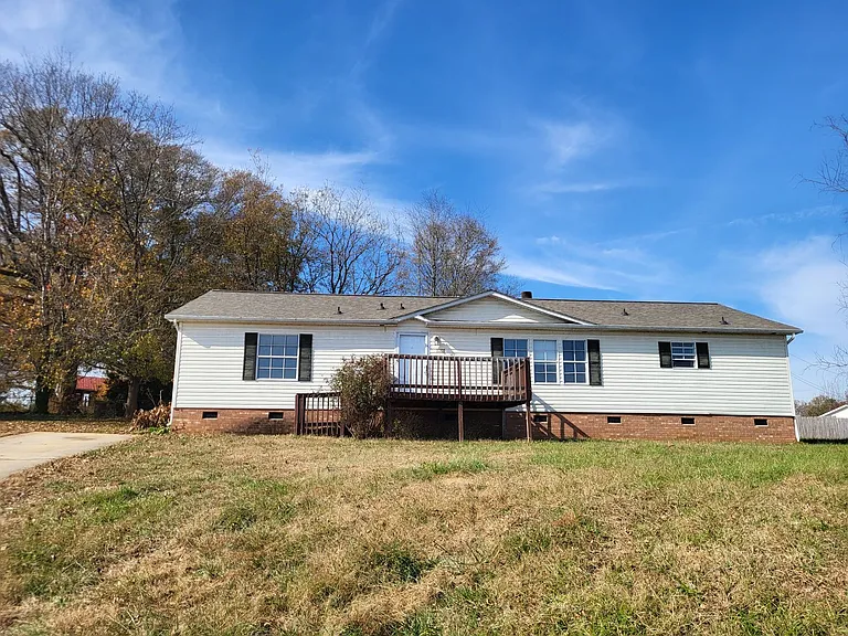1050 Isenhour Ct — Photo 1