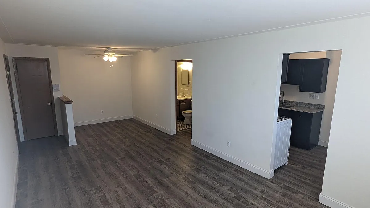 Building Photo - 1835 Ulysses St NE #10
