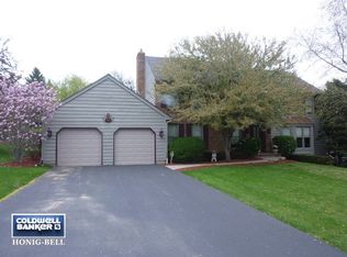 521 Greens View Dr, Algonquin, IL