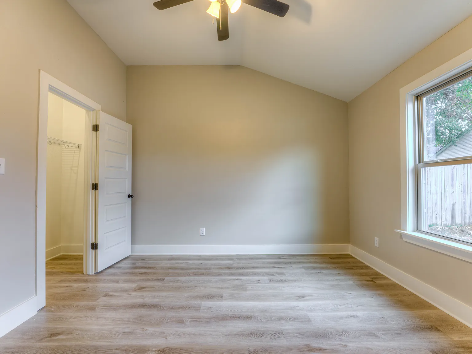 1 bed, 499 sqft, $995 — Photo 4