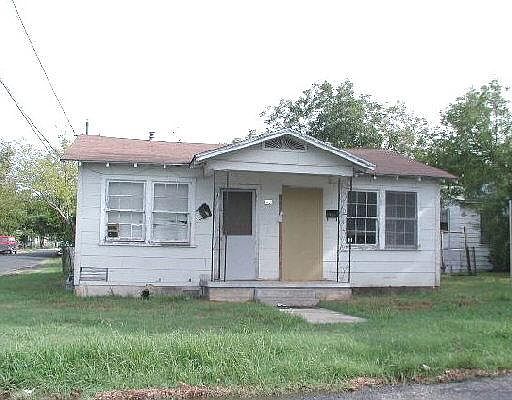 1st image of 403 E HERMITAGE CT