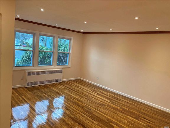 3rd image of 3766 Regent Ln