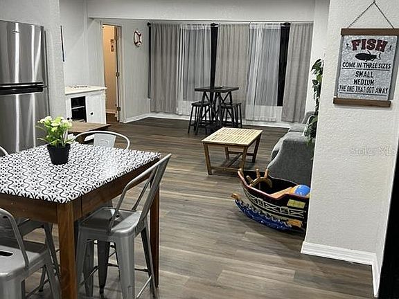 3rd image of 10015 LINDA STREET