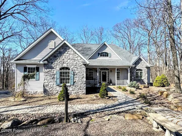 9 Dakota Dr, Hazleton, PA 18202