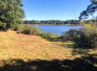 33 Quantuck Bay Ln, Westhampton Beach, NY 11978