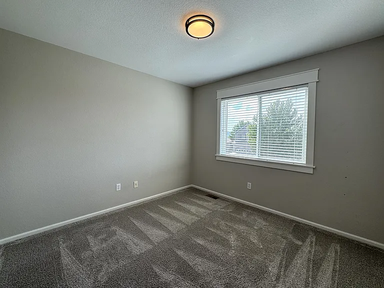 2390 Broadleaf Loop — Photo 27
