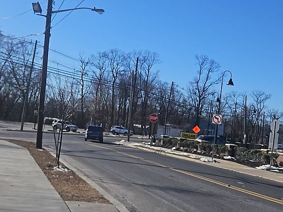 4th image of 25 New Albany Rd