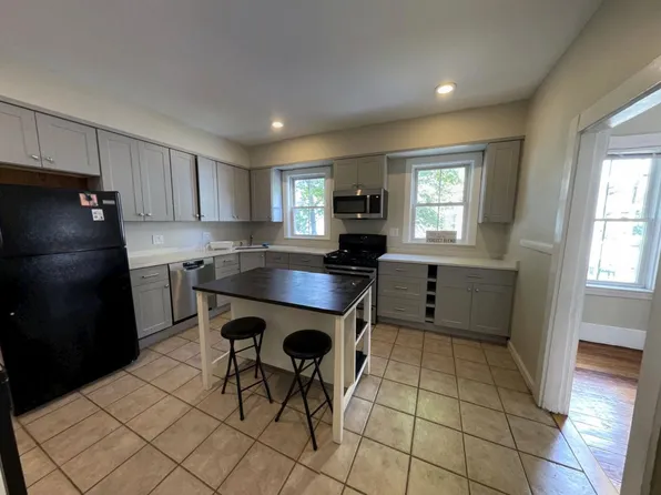 9 Durham St #1, Somerville, MA 02143