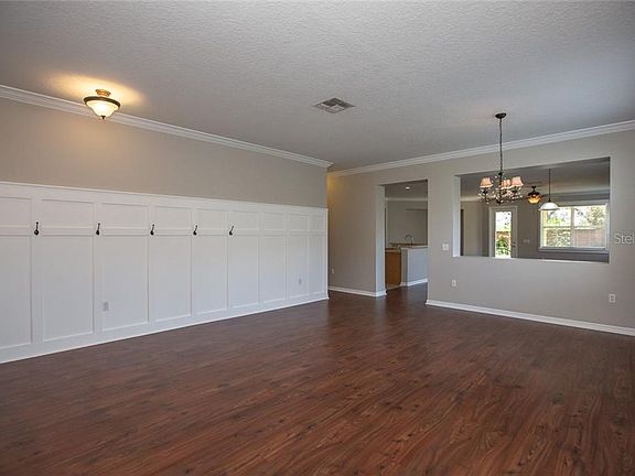 5th image of 10228 Stratford Pointe Ave