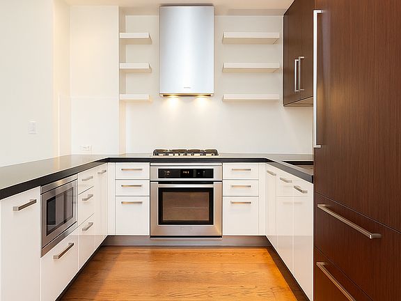 4th image of 133 W 22nd St APT 6L