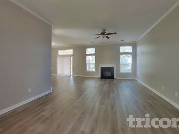 2nd image of 409 Baneberry Ln