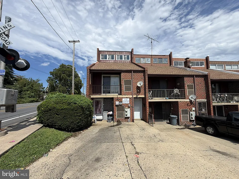 7751 Oxford Ave #2