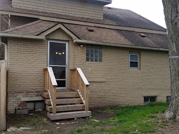 2nd image of 52600 Van Dyke Ave APT A
