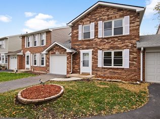 1388 Potomac Ct, Carol Stream, IL 60188