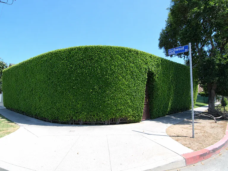 6730 Balboa Blvd — Photo 3
