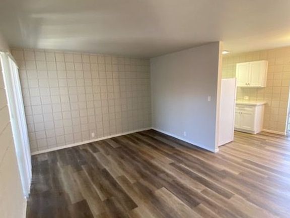 5th image of 201 S Elden St #2