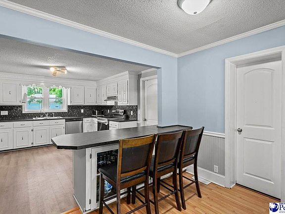 3rd image of 1111 Syracuse St