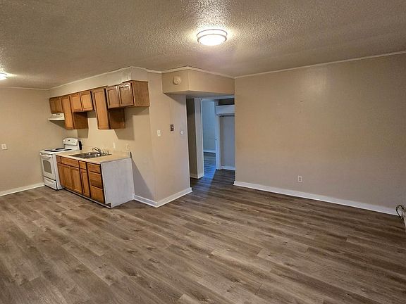2nd image of 410 McLain St #4