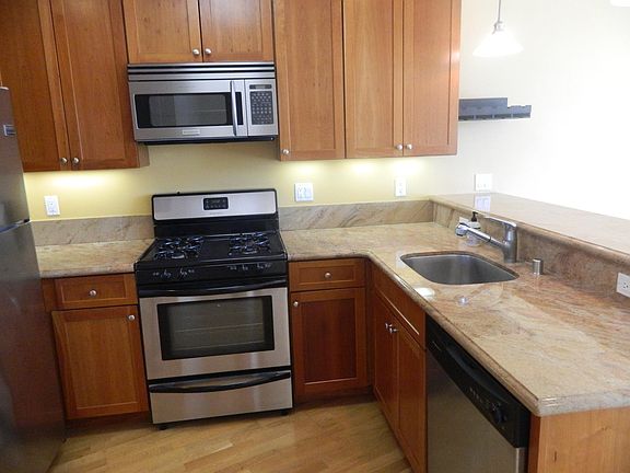 3rd image of 36 Guerrero St