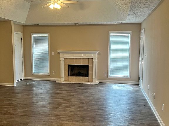 3rd image of 6905 Sandfield Dr