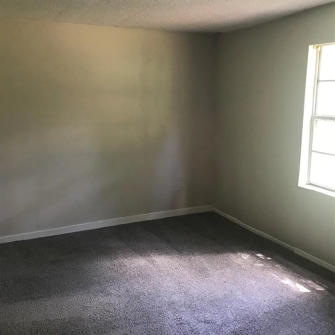 4 bed, 2.0 bath, 1000 sqft, $1,500 — Photo 3