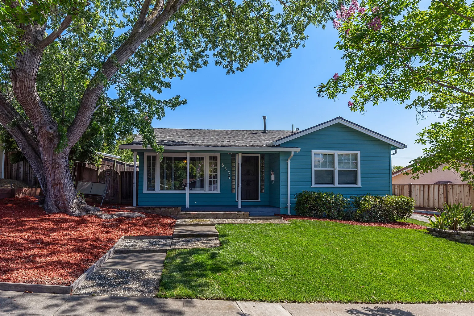 533 Hobie Ln photo 1