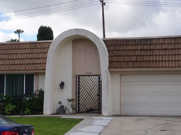 1589 Wintergreen Pl APT A, Costa Mesa, CA 92626