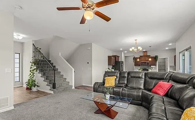 17825 Camden Ave — Photo 2