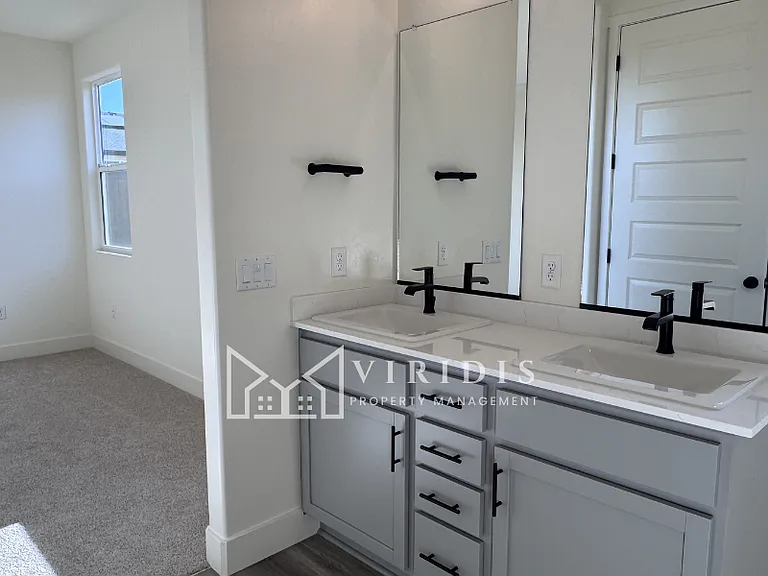7408 Brenner Pass Way — Photo 6