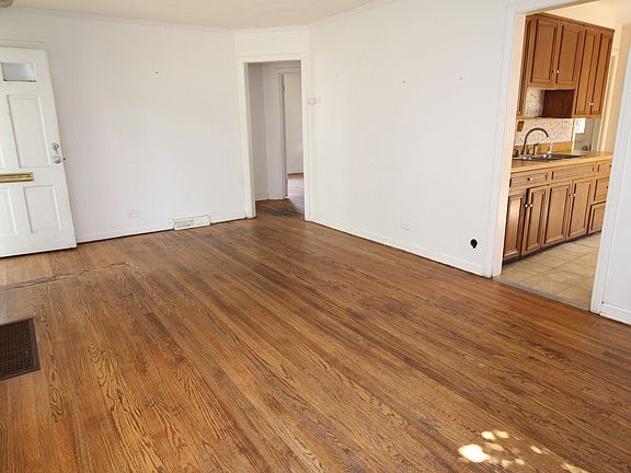 4th image of 253 N Michigan Ave