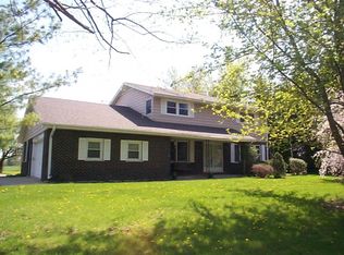 42W227 Silver Glen Rd, St Charles, IL 60175