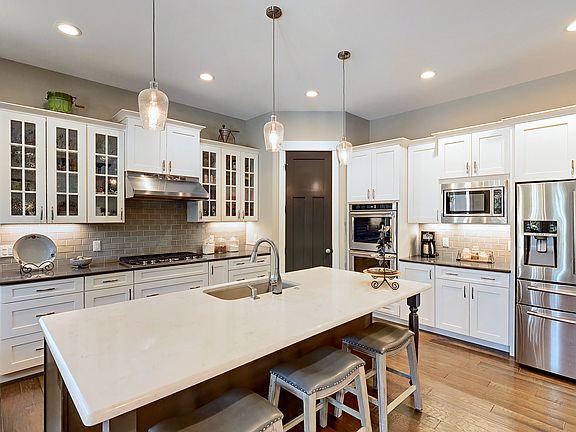 5th image of 118 Bridlewood Ln