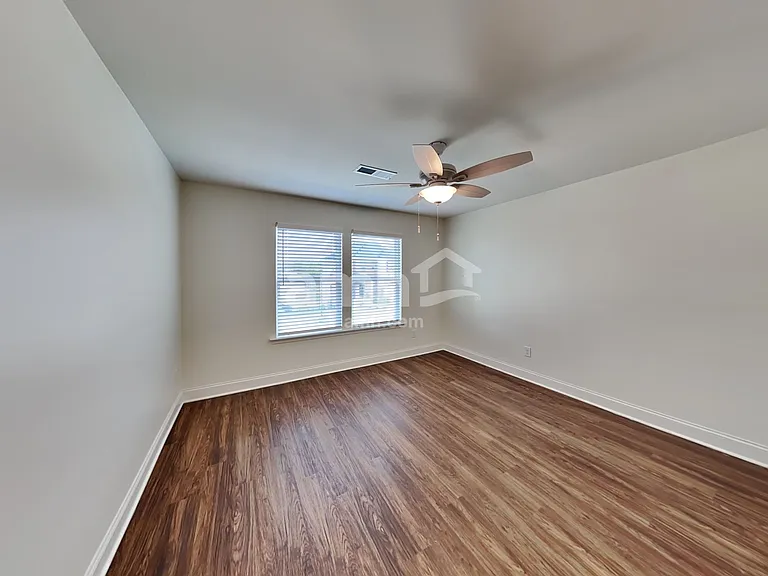 542 Slew Dr — Photo 22
