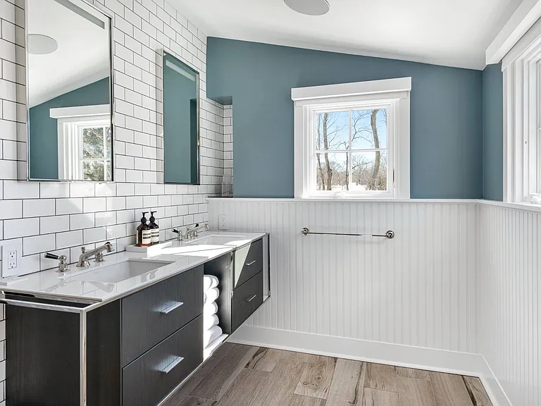 136 Jermain Ave — Photo 25