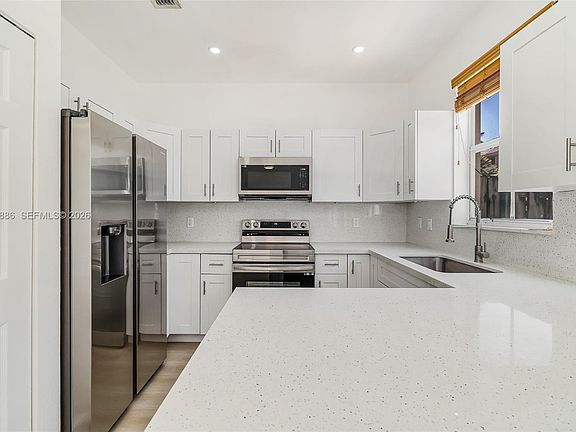 3rd image of 12472 SW 123rd St